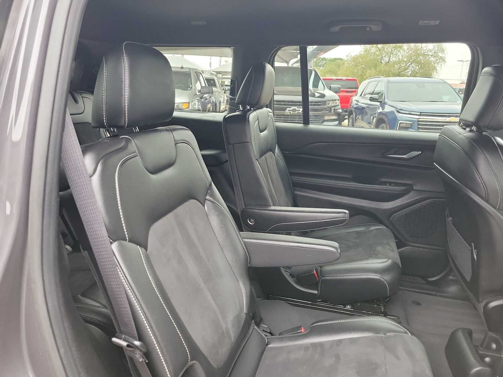 Thumbnail: 2025 Jeep Grand Cherokee L - 13