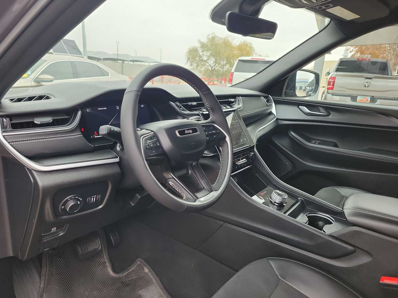 Thumbnail: 2025 Jeep Grand Cherokee L - 2