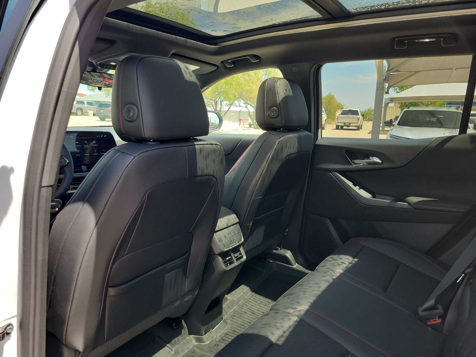 Thumbnail: 2026 Chevrolet Equinox - 16
