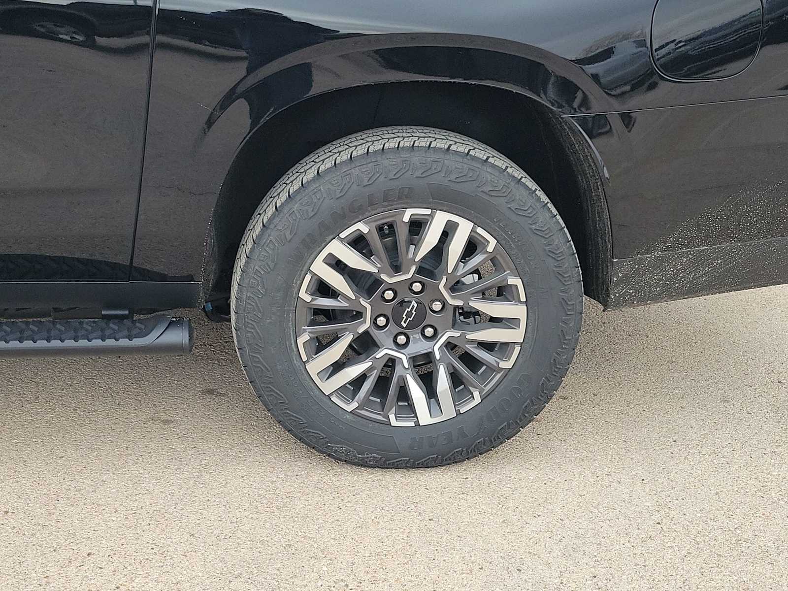 Thumbnail: 2026 Chevrolet Suburban - 4