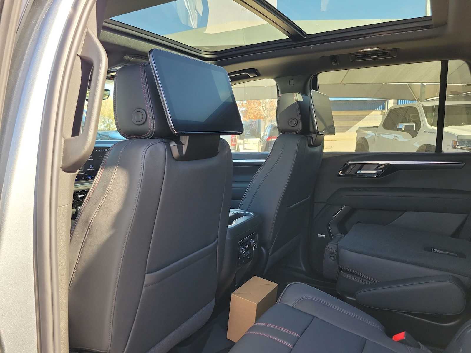 Thumbnail: 2026 Chevrolet Tahoe - 12