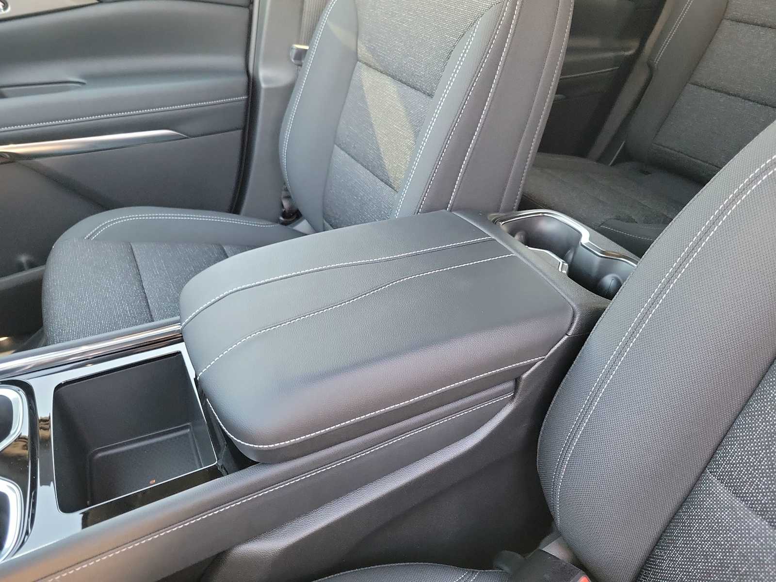 Thumbnail: 2026 Chevrolet Traverse - 16