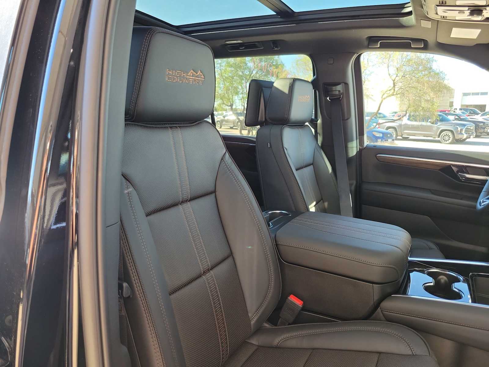 Thumbnail: 2026 Chevrolet Suburban - 14