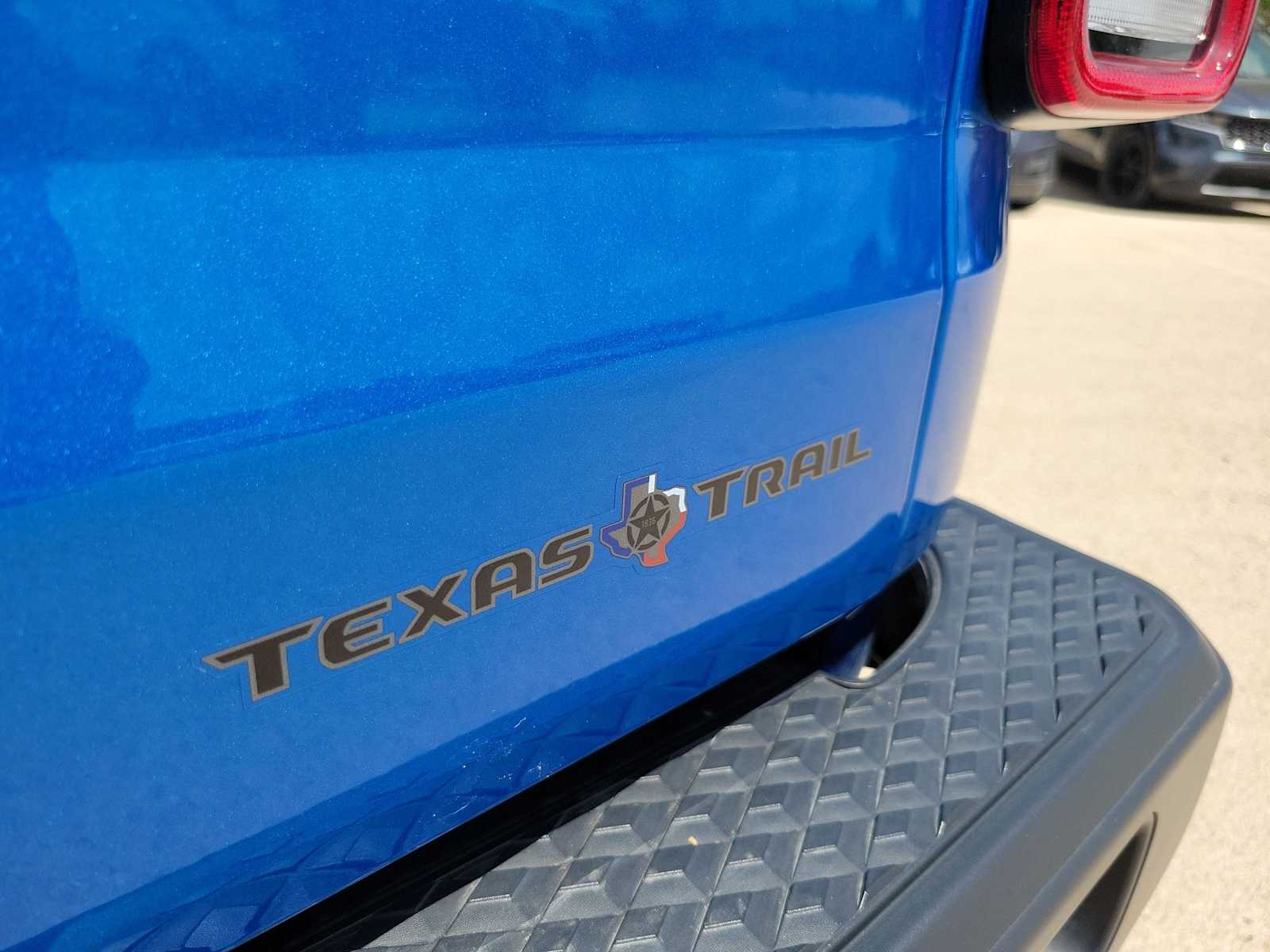 Thumbnail: 2024 Jeep Gladiator - 7