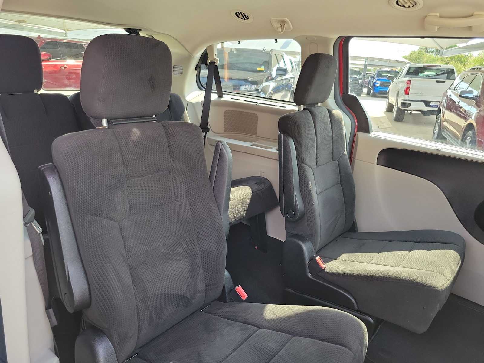 Thumbnail: 2013 Dodge Grand Caravan - 13
