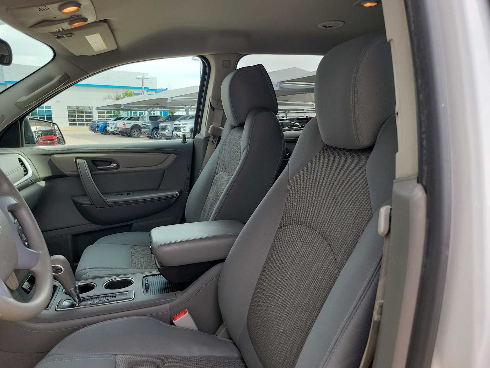 Thumbnail: 2017 Chevrolet Traverse - 15