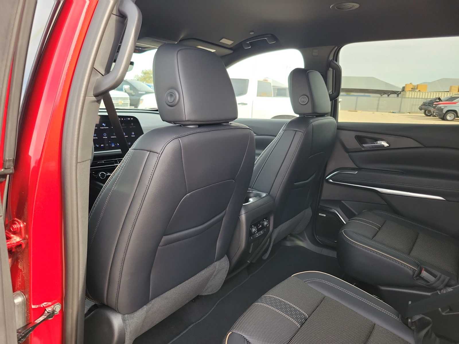 Thumbnail: 2026 Chevrolet Traverse - 16
