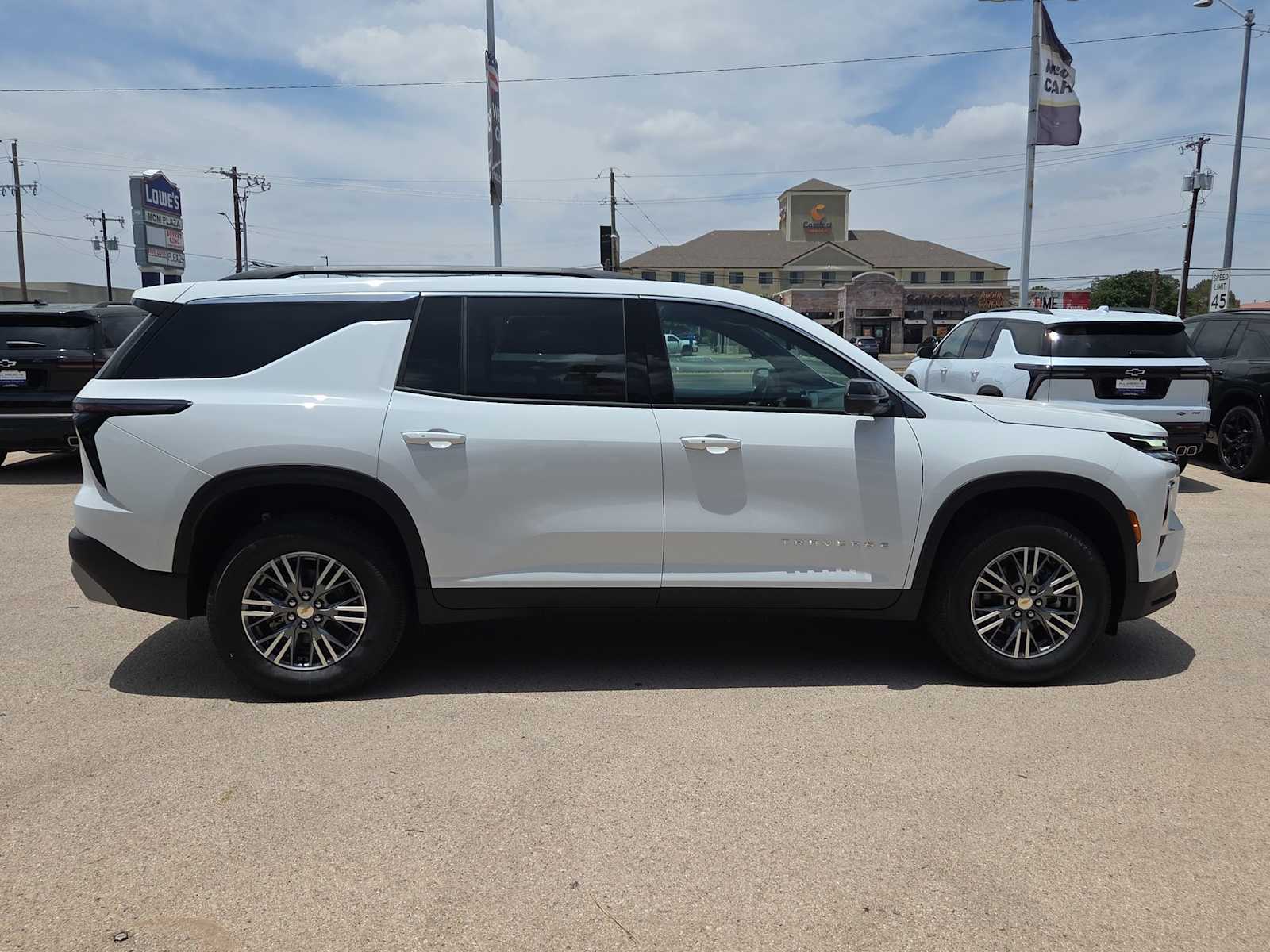 Thumbnail: 2026 Chevrolet Traverse - 9