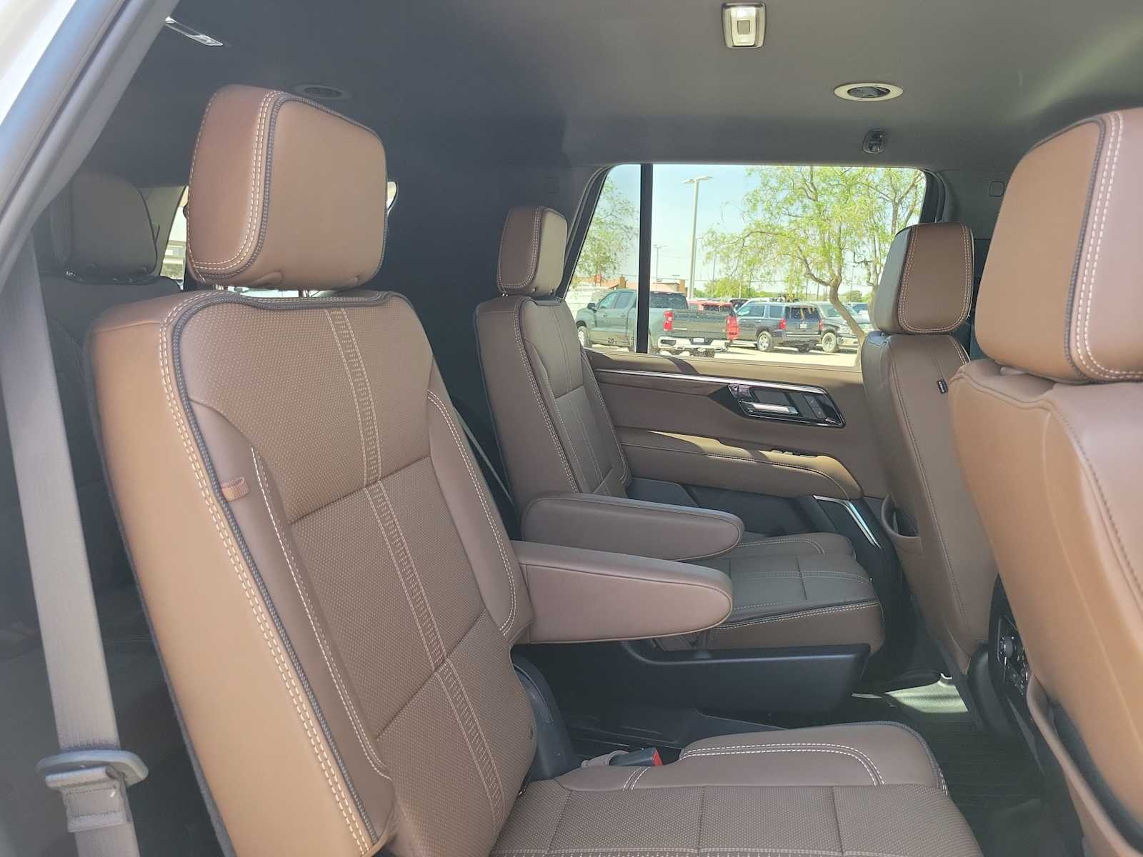 Thumbnail: 2025 Chevrolet Tahoe - 18