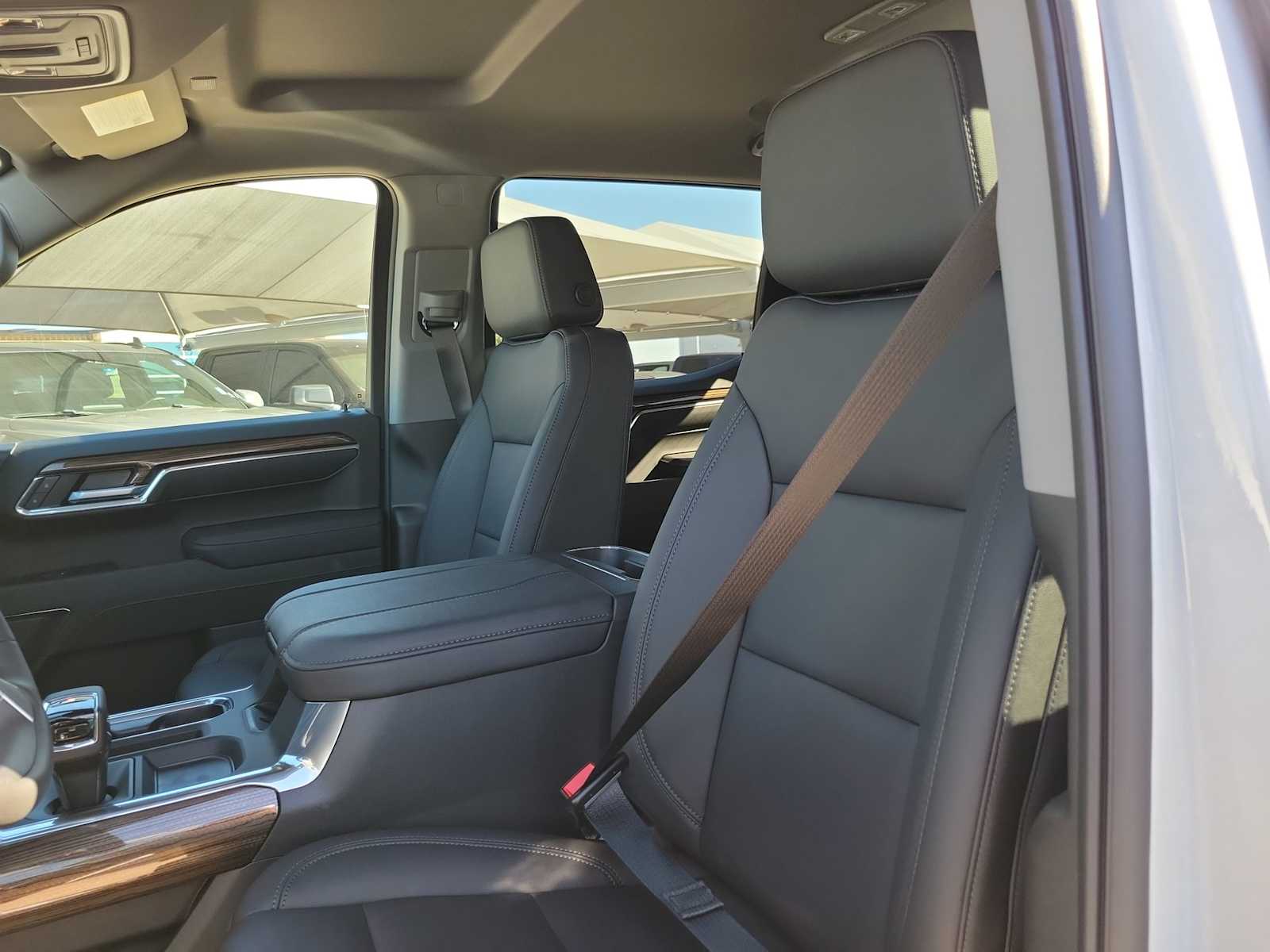 Thumbnail: 2026 Chevrolet Silverado 1500 - 11