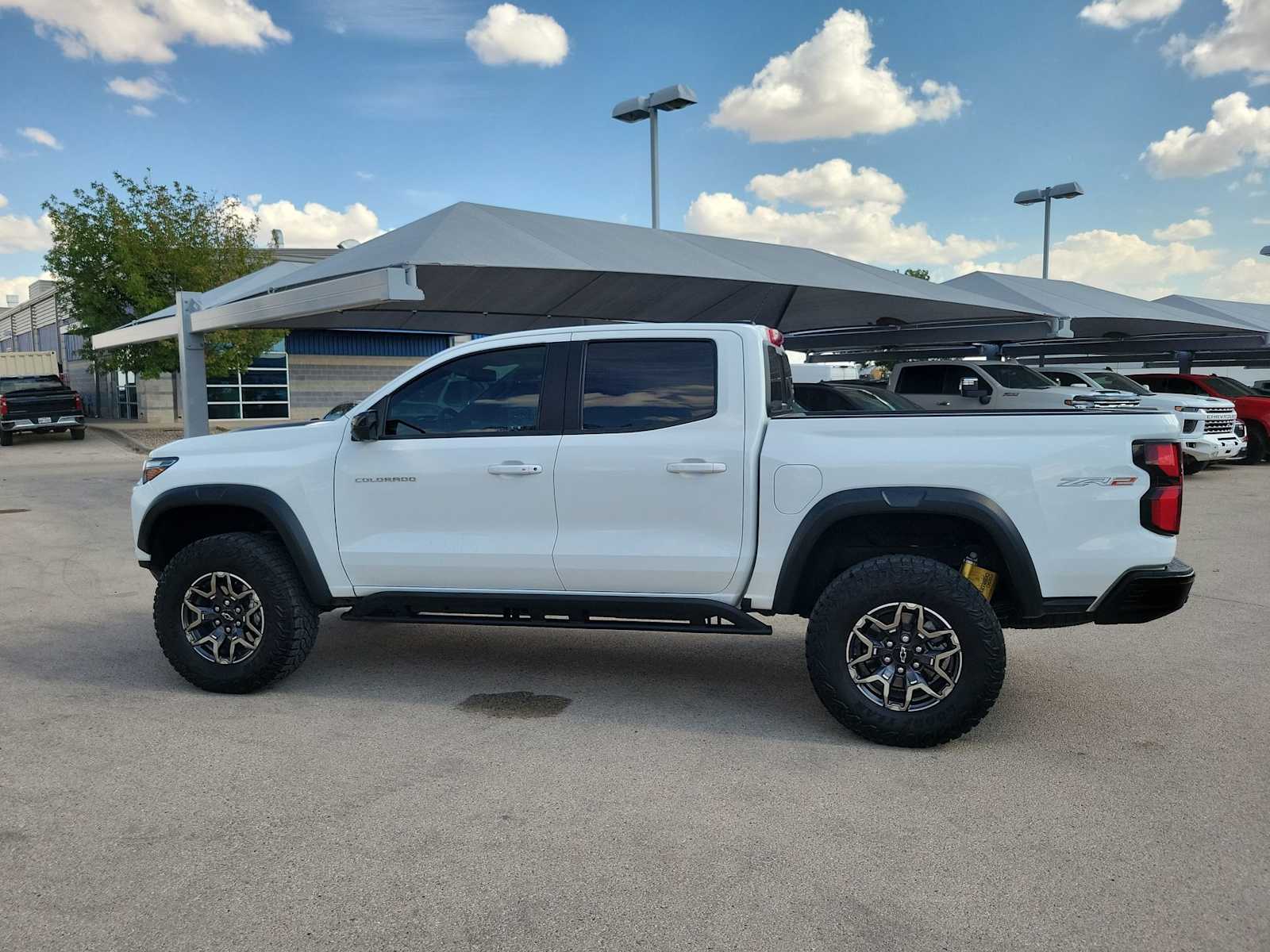 Thumbnail: 2023 Chevrolet Colorado - 3