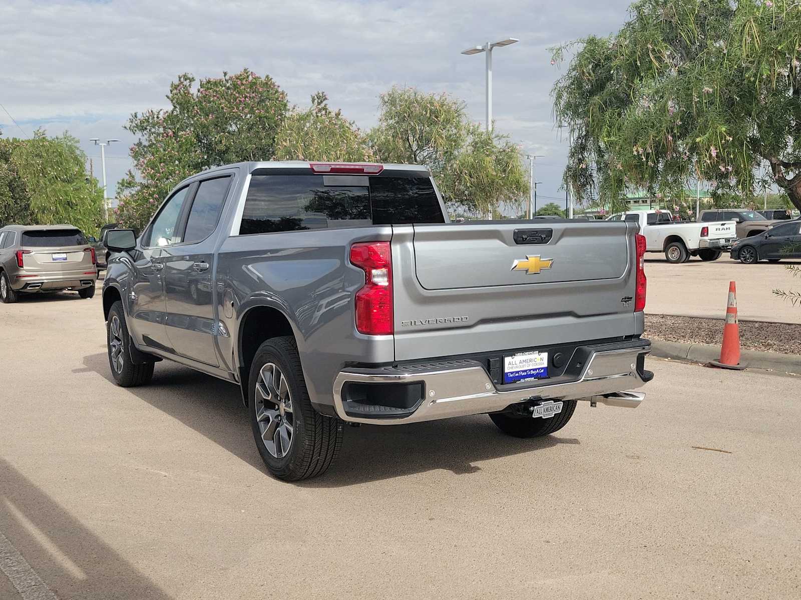Thumbnail: 2026 Chevrolet Silverado 1500 - 6