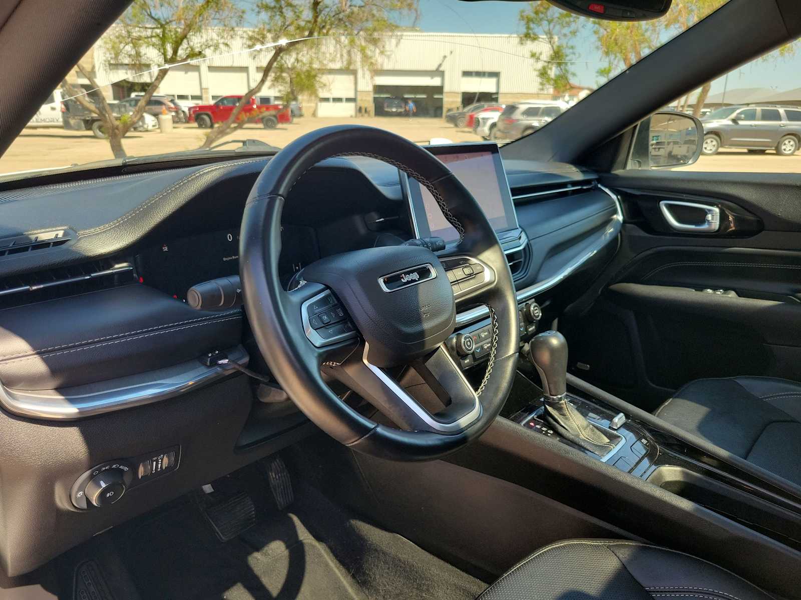 Thumbnail: 2022 Jeep Compass - 10