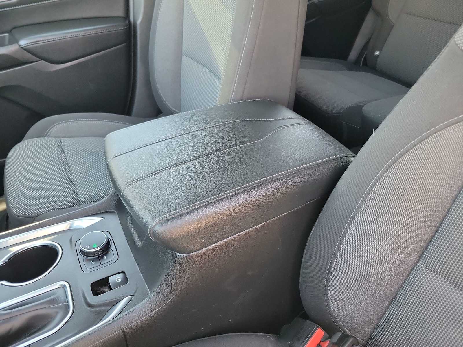 Thumbnail: 2022 Chevrolet Traverse - 16