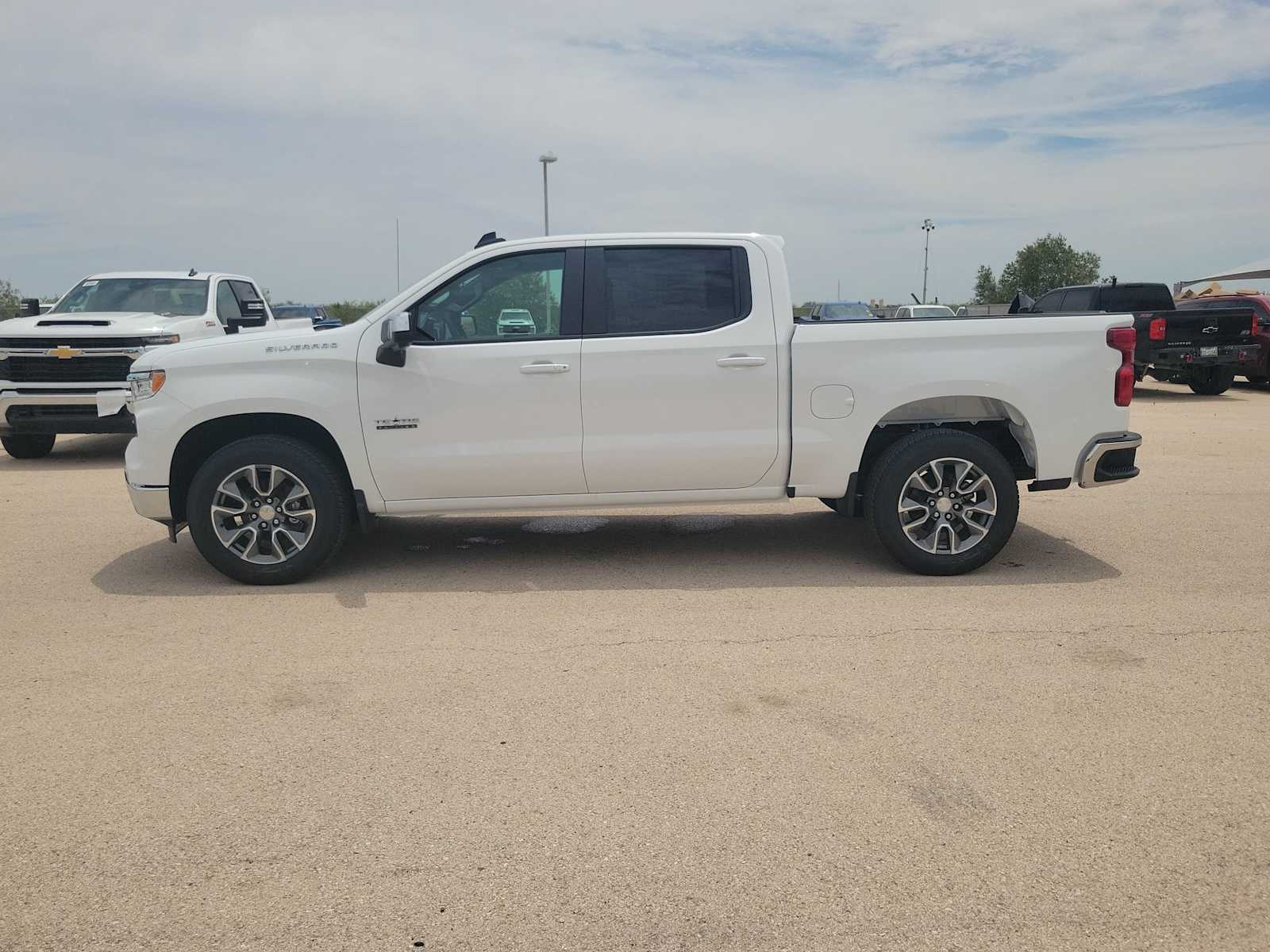 Thumbnail: 2026 Chevrolet Silverado 1500 - 5
