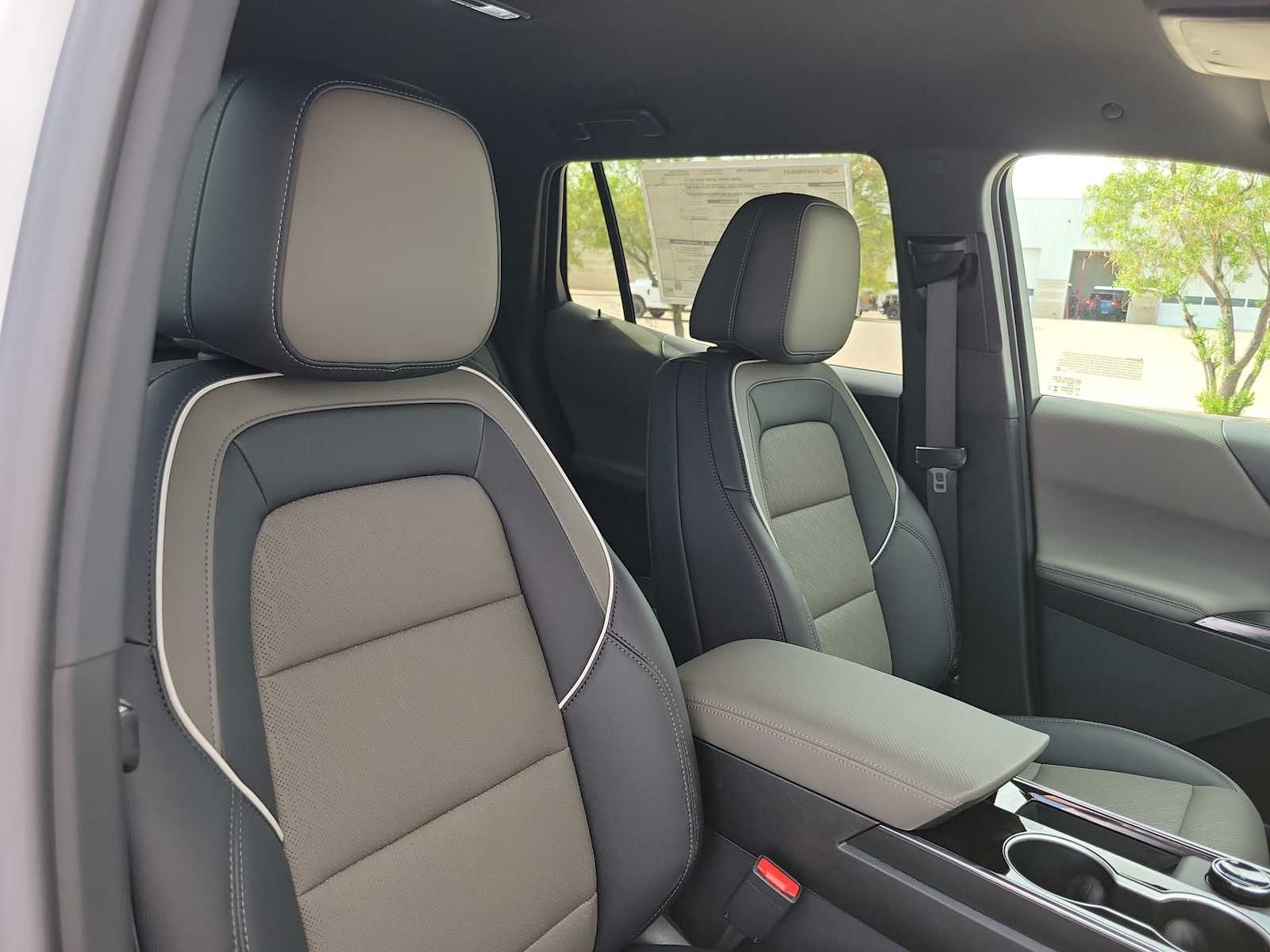 Thumbnail: 2026 Chevrolet Equinox - 18