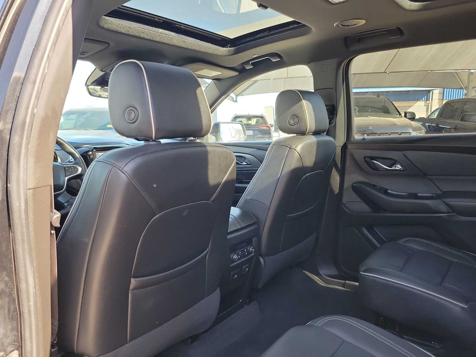 Thumbnail: 2023 Chevrolet Traverse - 12