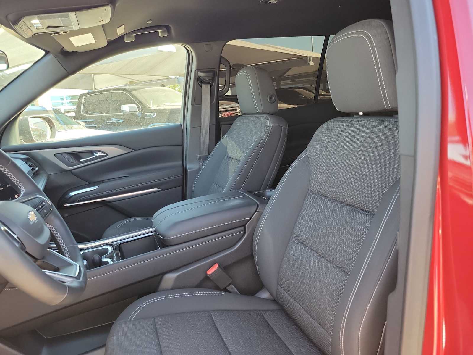 Thumbnail: 2025 Chevrolet Traverse - 11