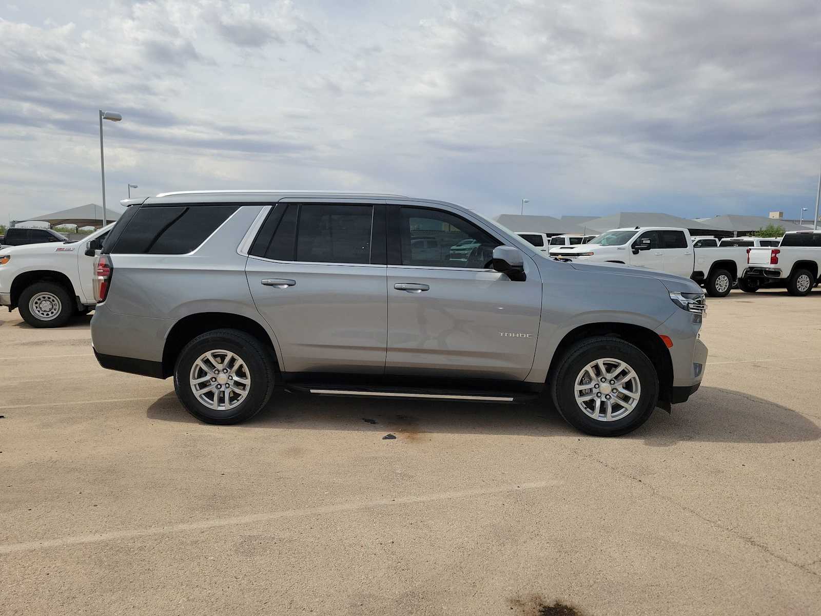 Thumbnail: 2023 Chevrolet Tahoe - 9