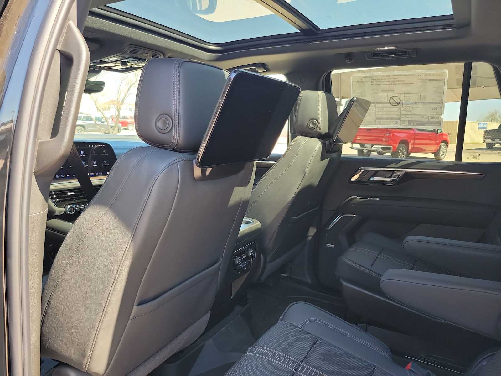 Thumbnail: 2026 Chevrolet Tahoe - 16