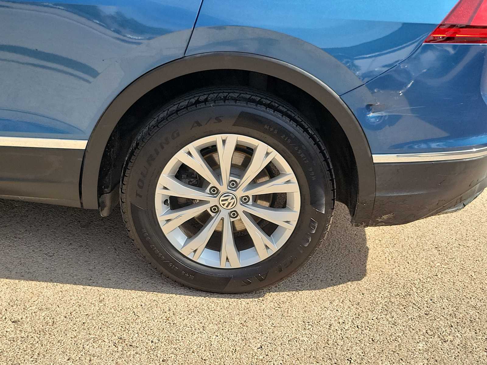 Thumbnail: 2018 Volkswagen Tiguan - 8