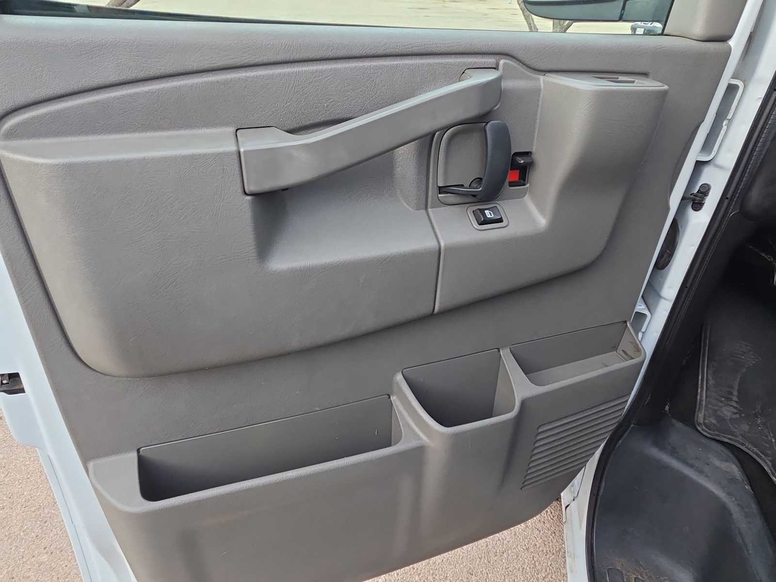 Thumbnail: 2017 Chevrolet Express - 14