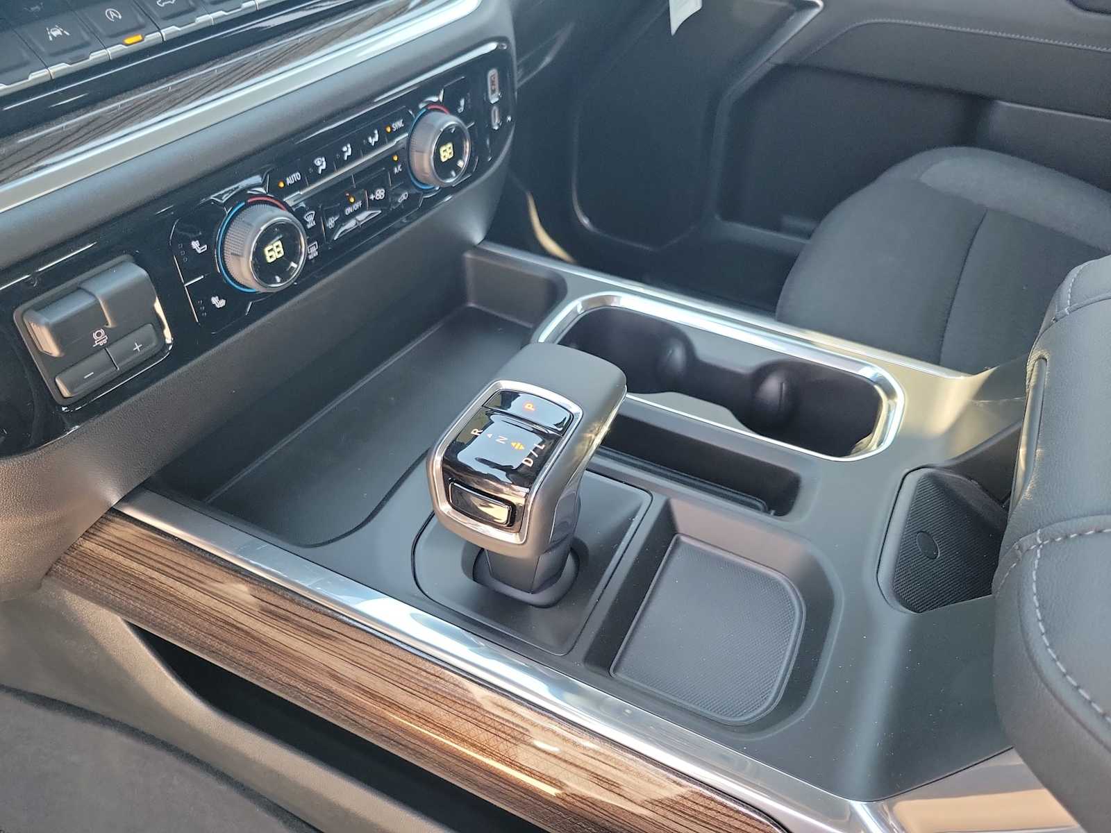 Thumbnail: 2026 Chevrolet Silverado 1500 - 13