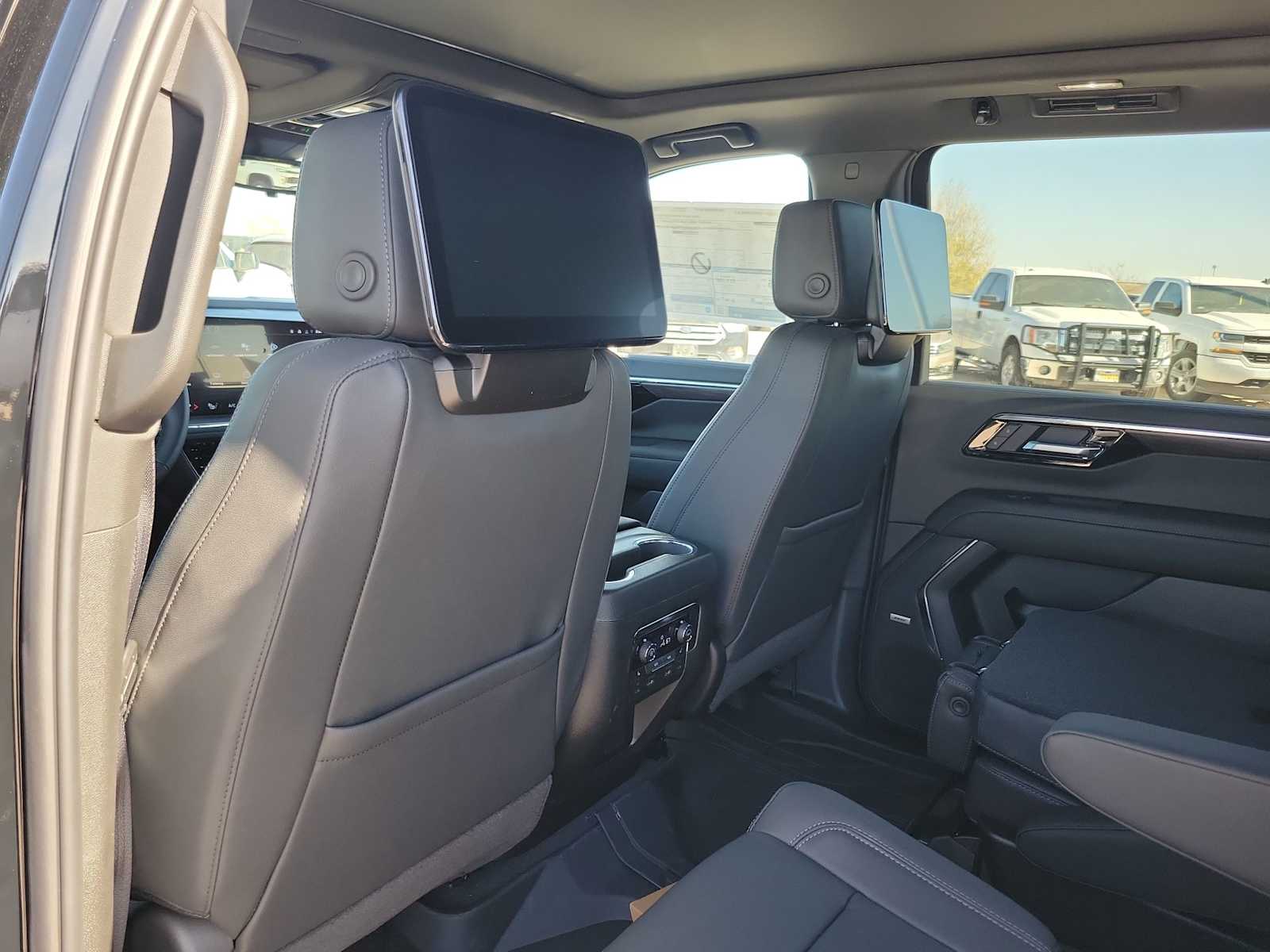 Thumbnail: 2026 Chevrolet Suburban - 12