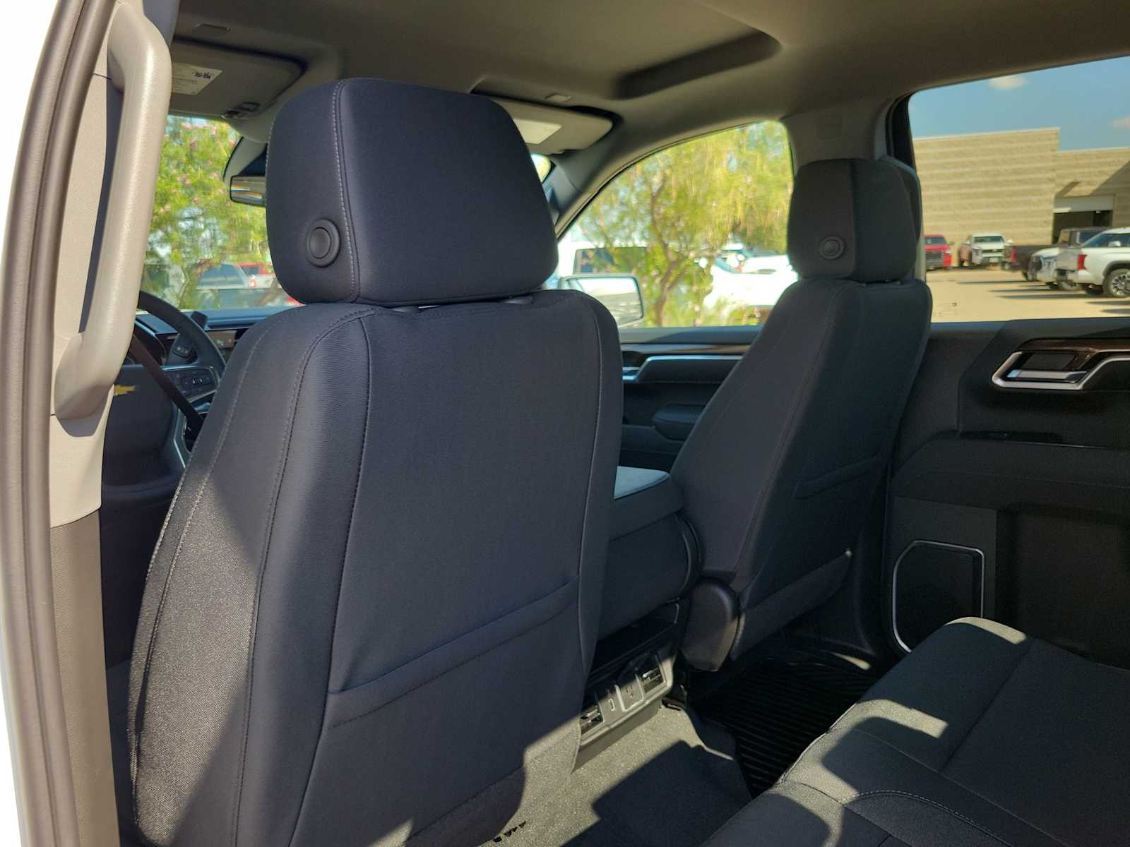 Thumbnail: 2026 Chevrolet Silverado 1500 - 12