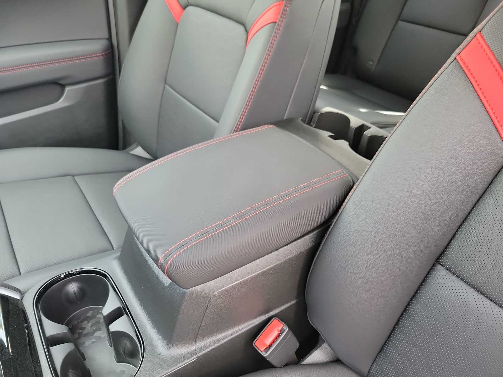 Thumbnail: 2025 Chevrolet Colorado - 16