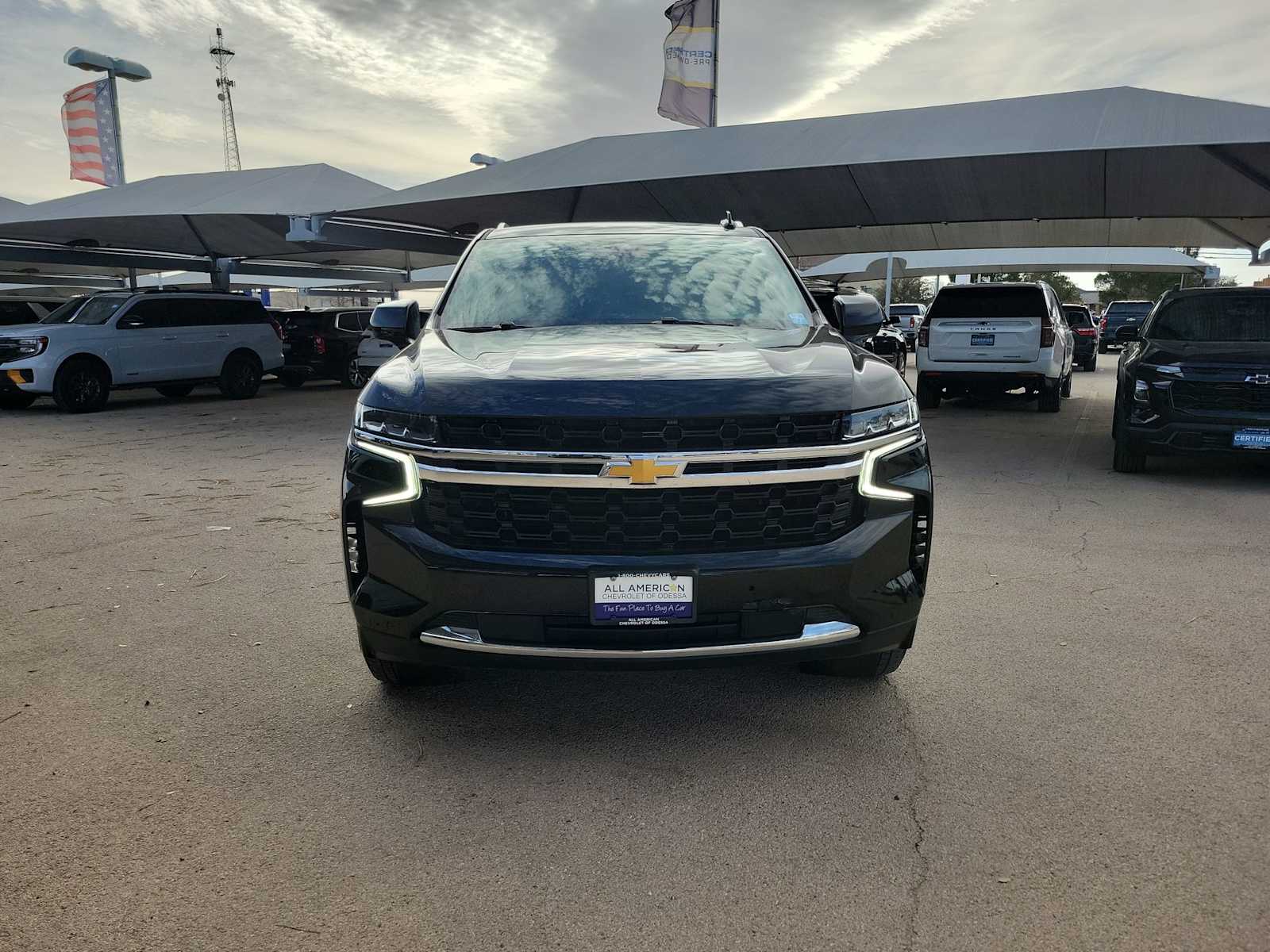 Thumbnail: 2022 Chevrolet Tahoe - 3