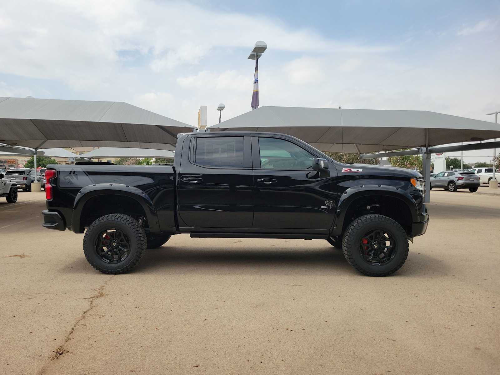 Thumbnail: 2026 Chevrolet Silverado 1500 - 9