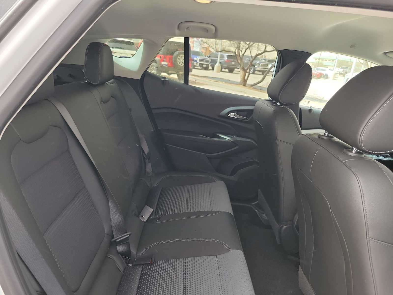 Thumbnail: 2025 Chevrolet Trax - 9