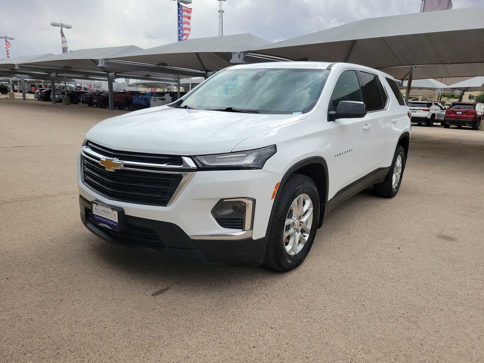 Thumbnail: 2022 Chevrolet Traverse - 4