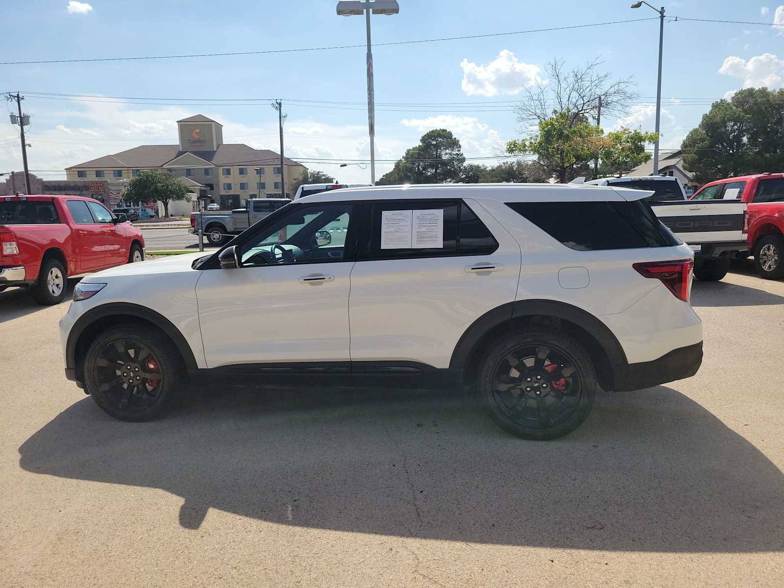Thumbnail: 2021 Ford Explorer - 3