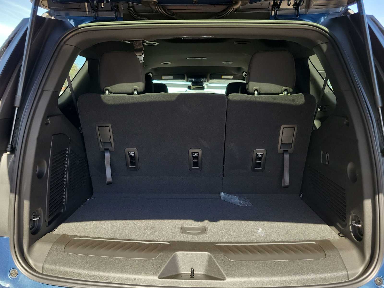 Thumbnail: 2026 Chevrolet Tahoe - 19