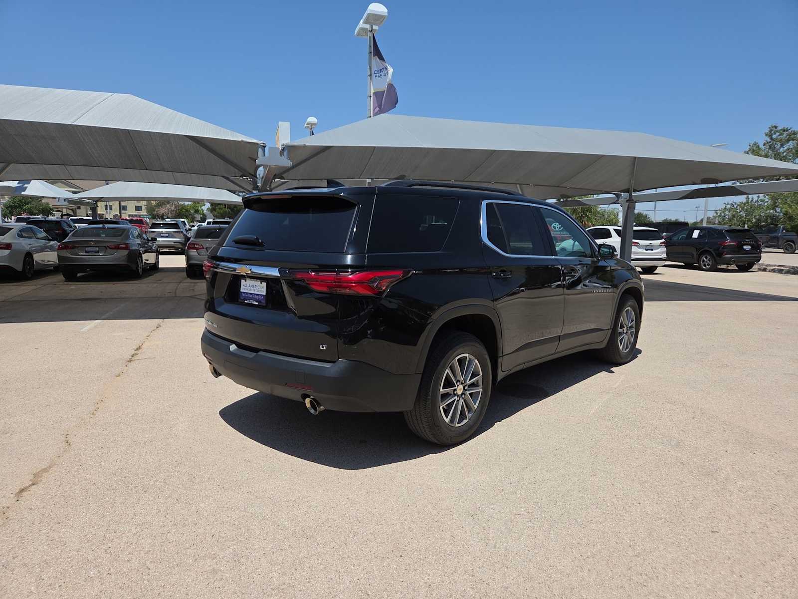 Thumbnail: 2023 Chevrolet Traverse - 8