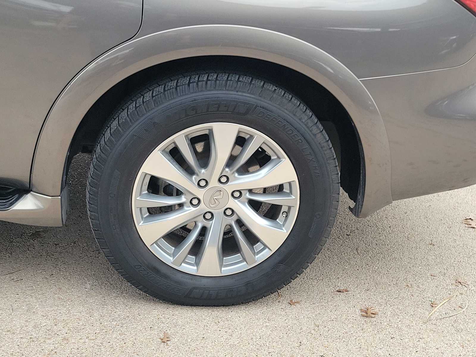 Thumbnail: 2017 INFINITI QX80 - 8