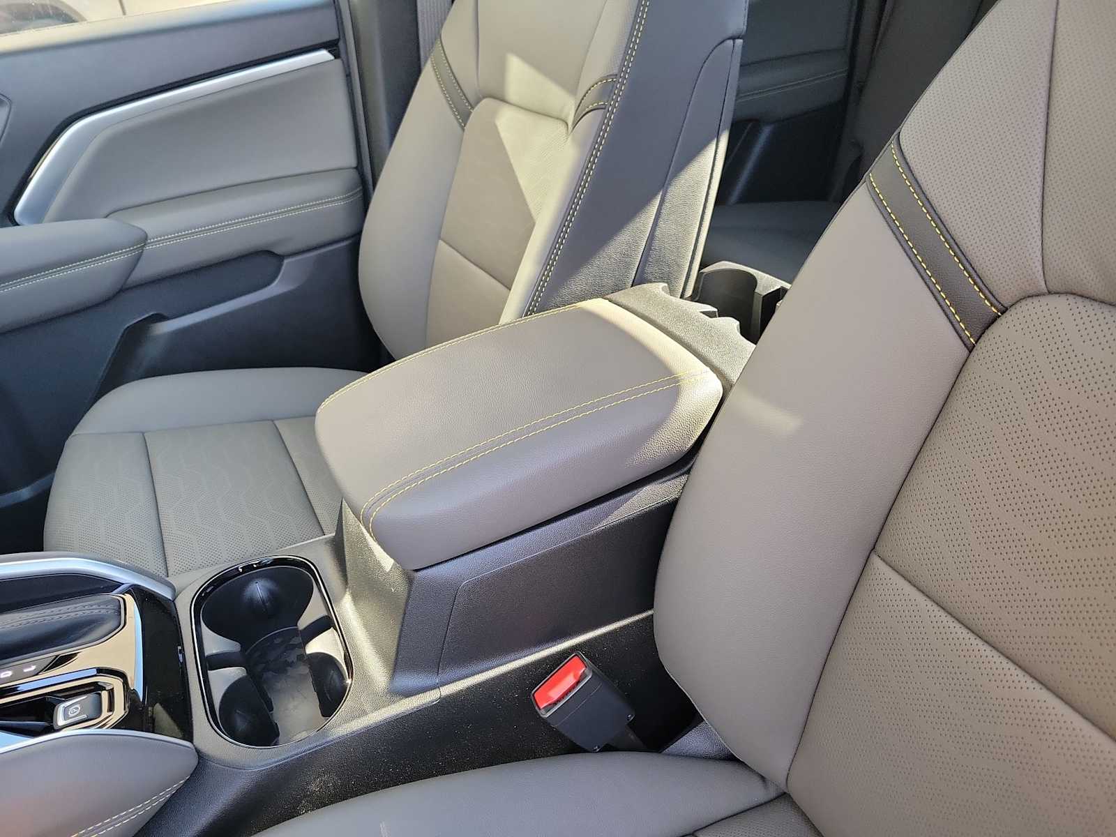 Thumbnail: 2026 Chevrolet Colorado - 16