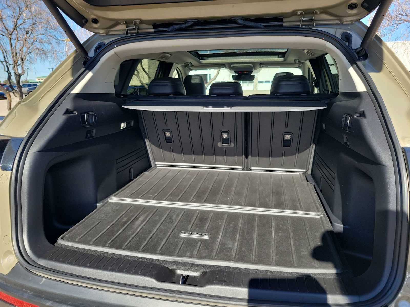 Thumbnail: 2023 Mazda CX-50 - 19