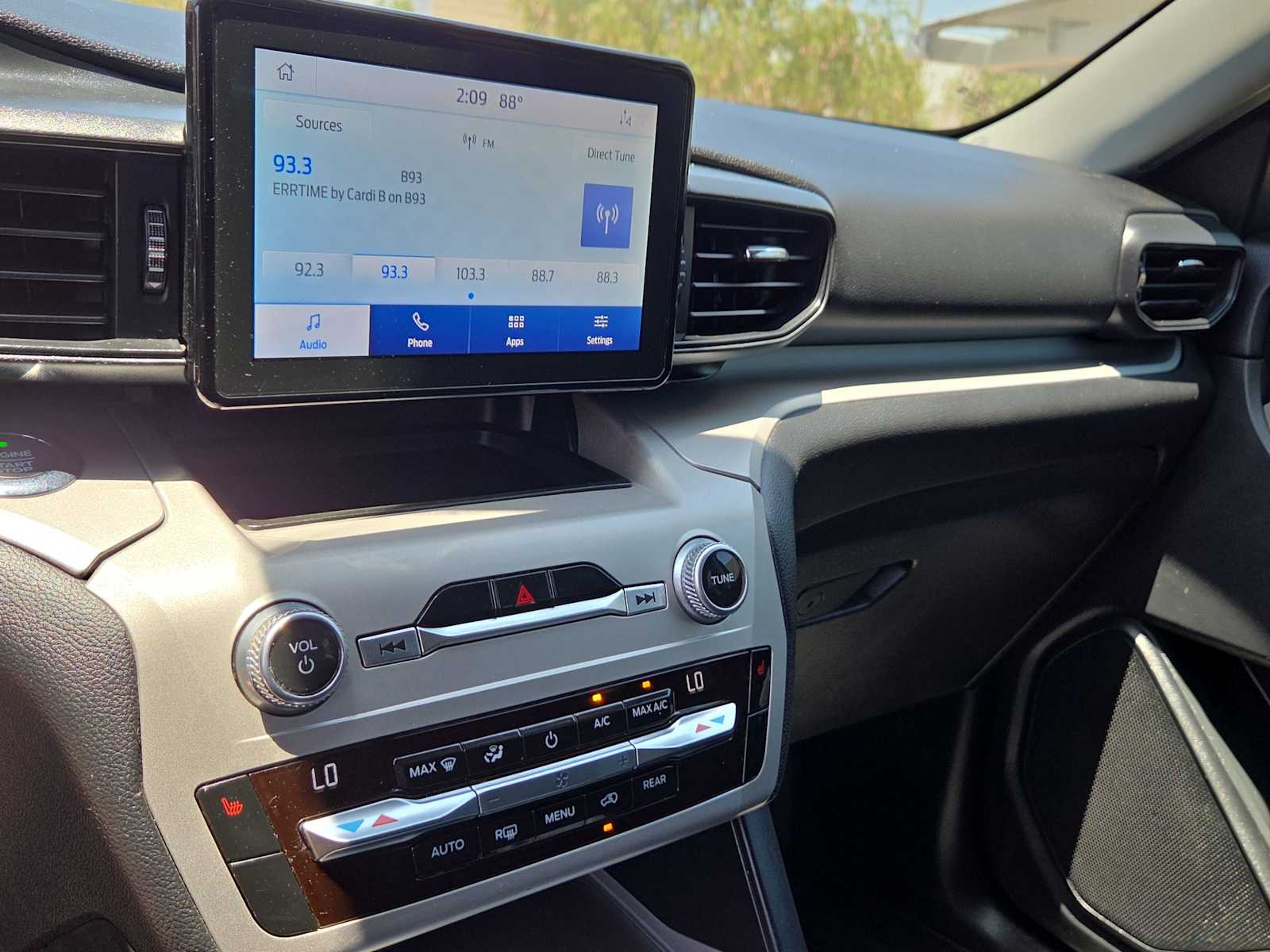 Thumbnail: 2021 Ford Explorer - 23