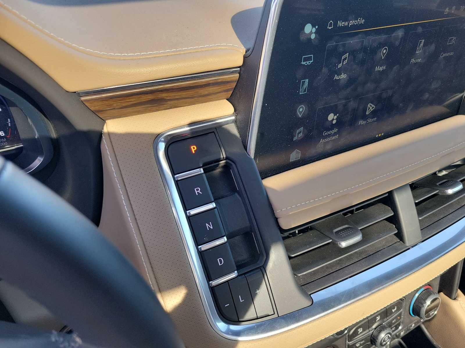 Thumbnail: 2023 Chevrolet Tahoe - 17