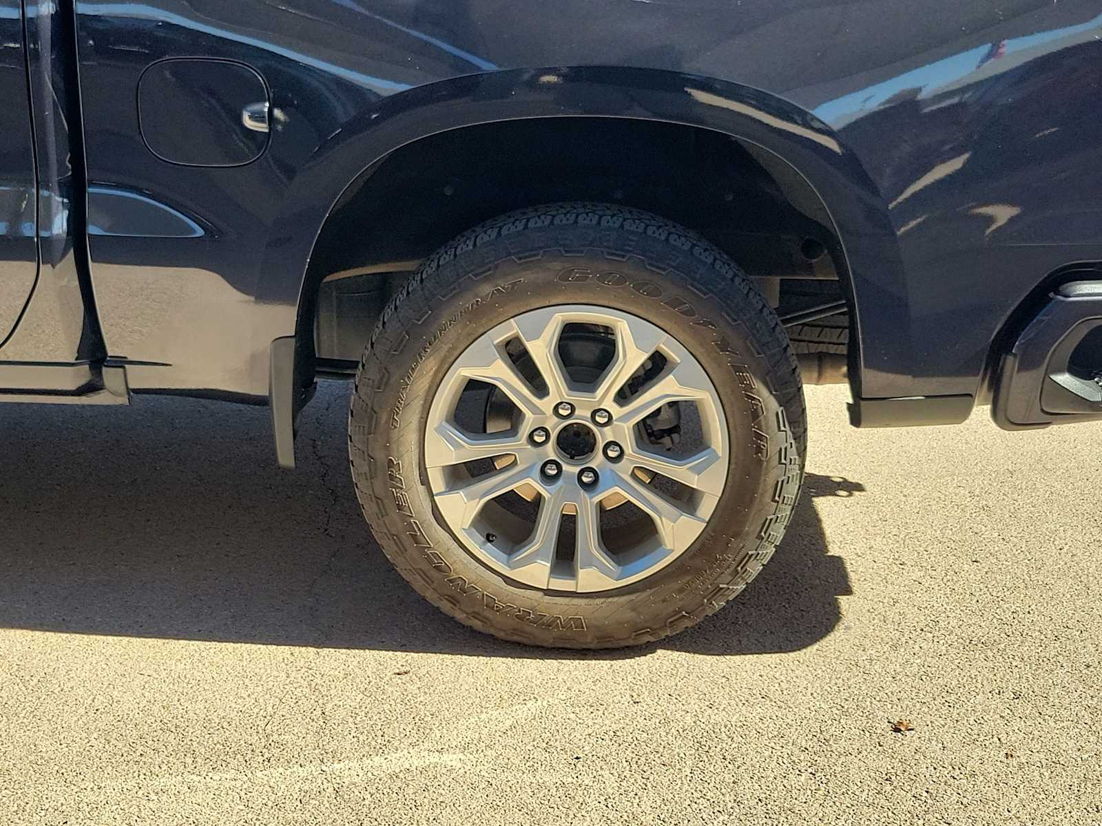 Thumbnail: 2023 Chevrolet Silverado 1500 - 8