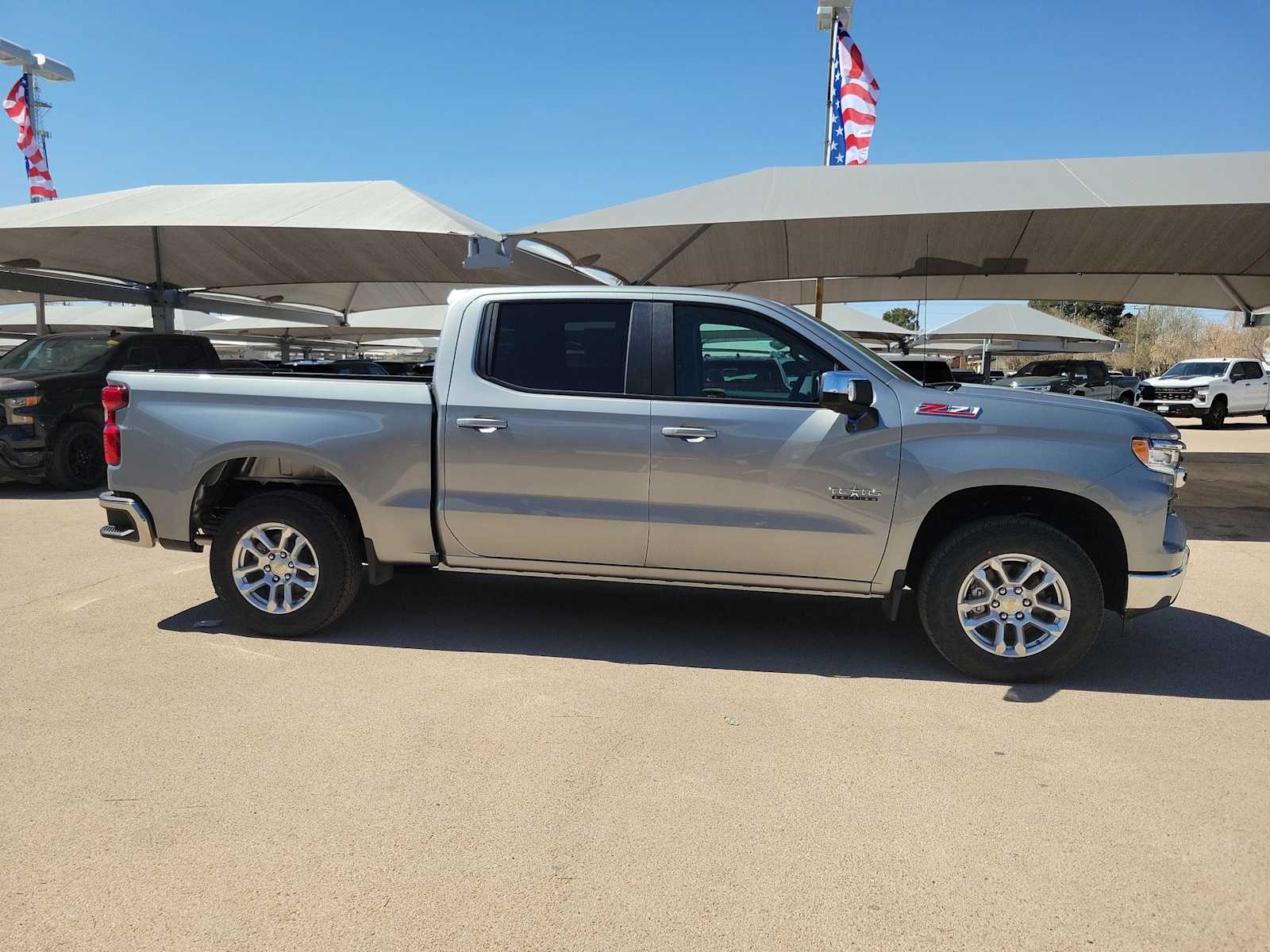 Thumbnail: 2026 Chevrolet Silverado 1500 - 9