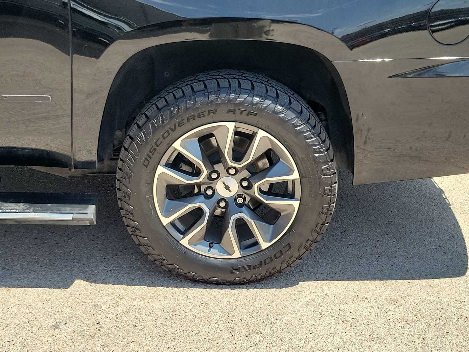 Thumbnail: 2017 Chevrolet Suburban - 8