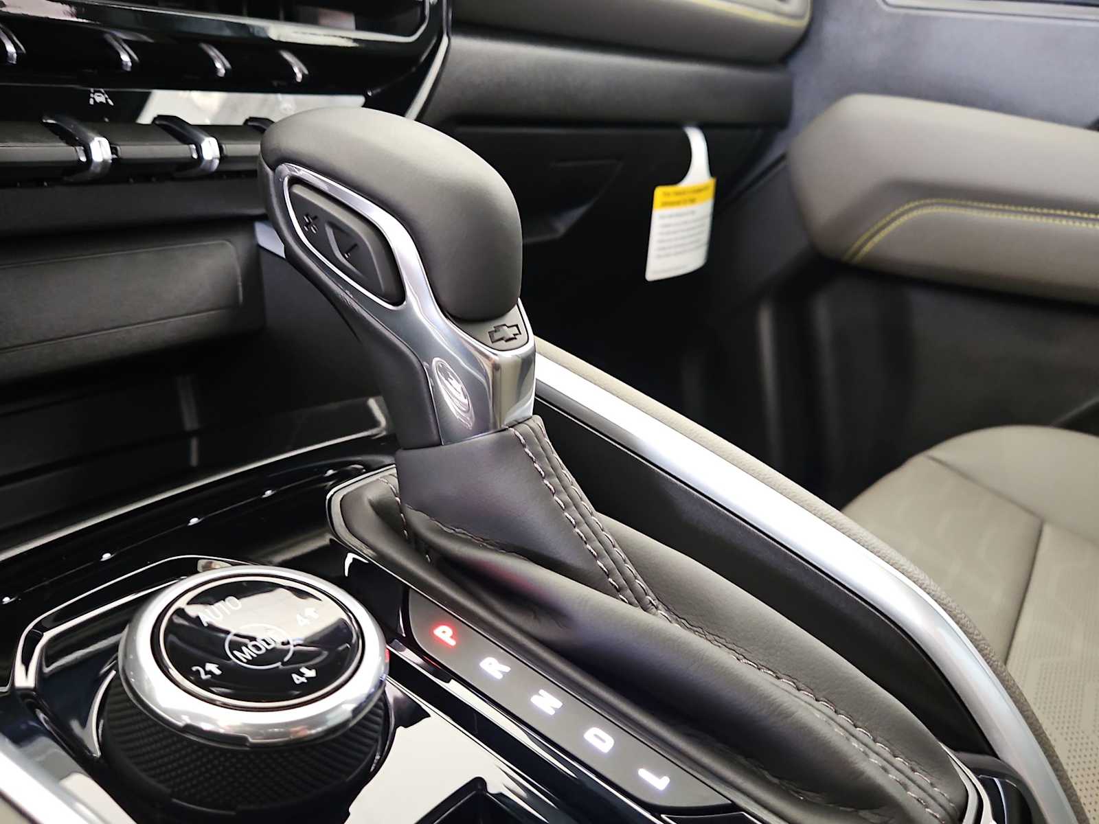 Thumbnail: 2026 Chevrolet Colorado - 21