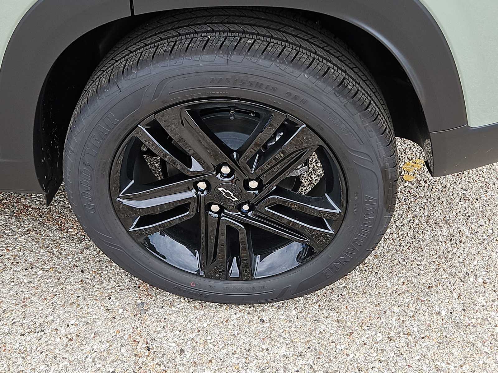 Thumbnail: 2025 Chevrolet Trax - 8