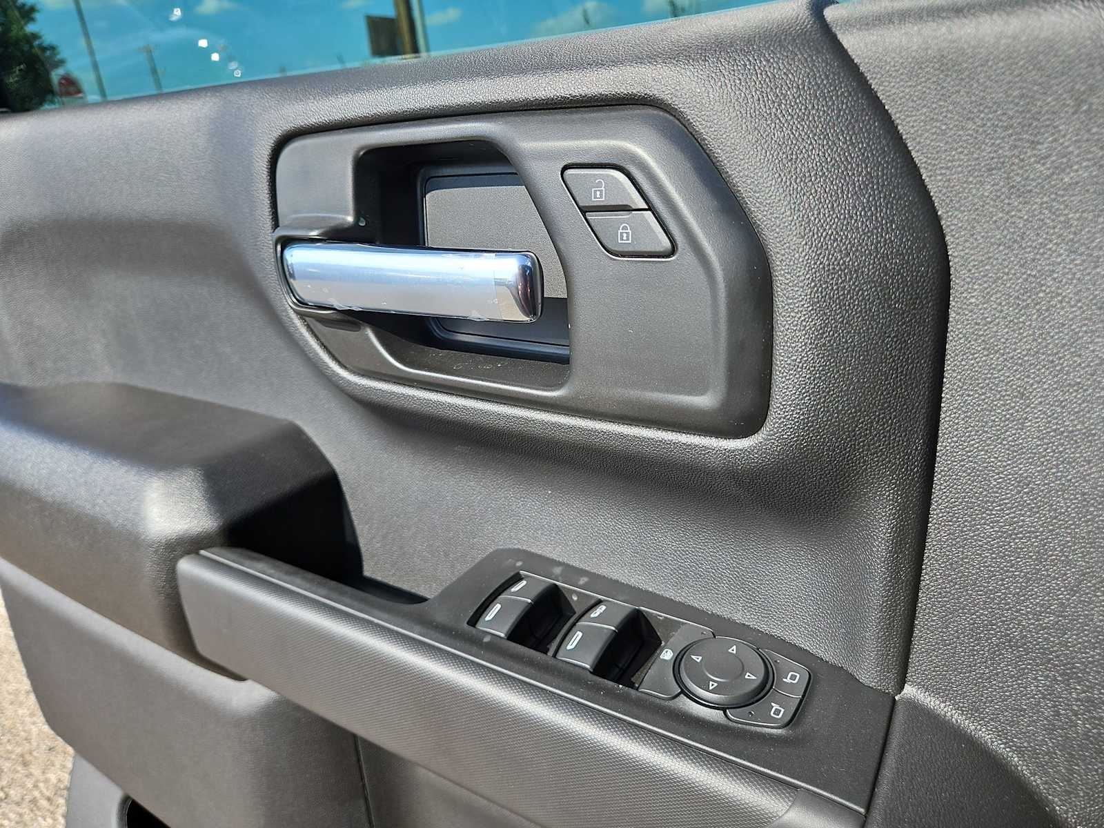 Thumbnail: 2026 Chevrolet Silverado 1500 - 25