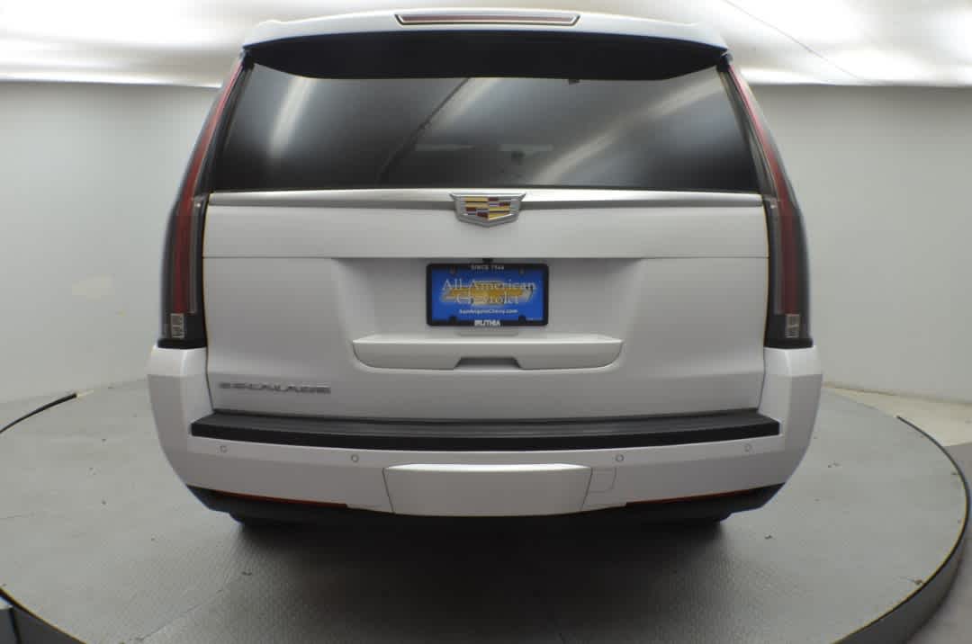 Thumbnail: 2016 Cadillac Escalade - 9