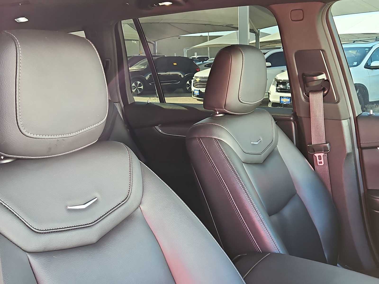 Thumbnail: 2022 Cadillac XT6 - 17